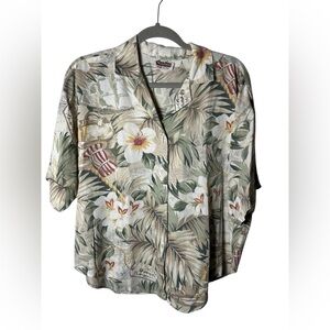 Caribou Vintage Women’s Hawaiian Shirt Small Made in USA Tropical Button Up